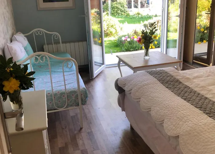 Les Grands Pins * Bois-Jerome-Saint-Ouen